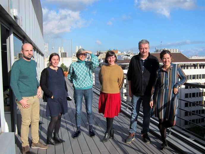 Penguin Random House "relanza" La Magrana en su apuesta por el catalán con 15 novedades anuales, con su director editorial Joan Riambau y el equipo editorial