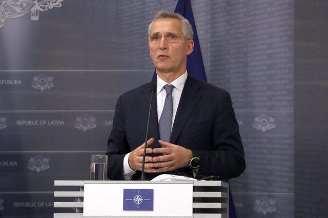 28 November 2021, Latvia, Riga: Nato Secretary General Jens Stoltenberg speaks during a press conference with EU Commission President Ursula von der Leyen and Latvian Prime Minister Krisjanis Karins at the Latvian State Chancellery in Riga. Photo: Alexand