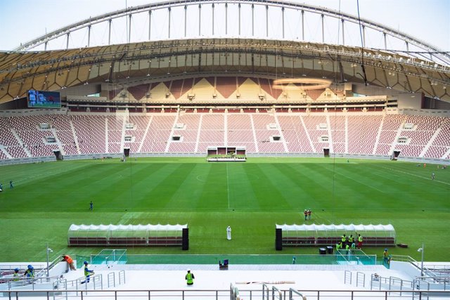 Archivo - El estadio internacional de fútbol Khalifa en Qatar.