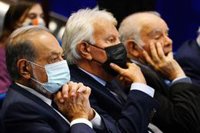 Carlos Slim llama a "mantener la división de poderes" en las democracias para un desarrollo "cada vez mayor"