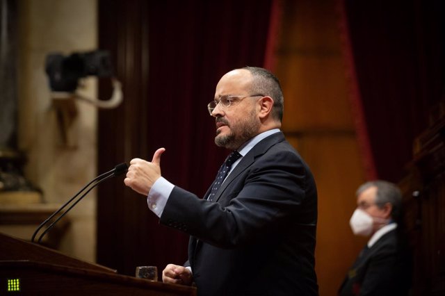 Arxiu - El president del PP català, Alejandro Fernández, al Parlament