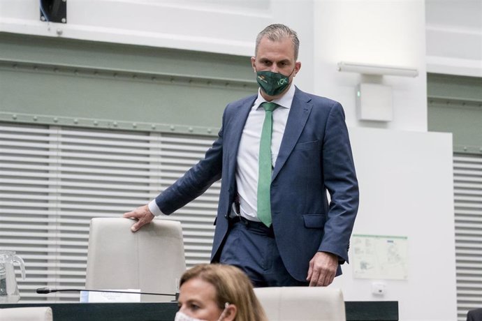 Archivo - El secretario general de Vox, Javier Ortega Smith, durante una sesión extraordinaria y urgente del Pleno Municipal, en el salón de sesiones del Pleno del Palacio de Cibeles, a 13 de septiembre de 2021, en Madrid (España). La ordenanza de movil