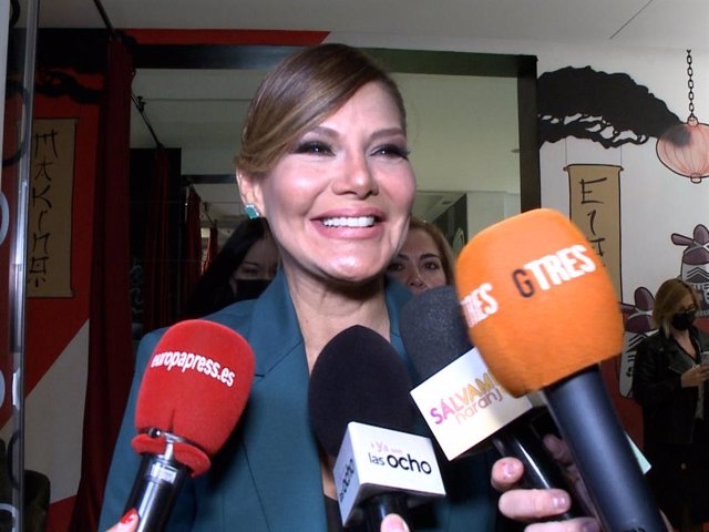 Ivonne Reyes, de lo más sonriente tras las polémicas declaraciones de Pepe Navarro llamándola mentirosa y asegurando que Alejandro no es su hijo