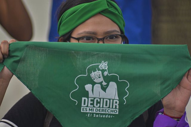 Archivo - Manifestación por la despenalización del aborto en El Salvador