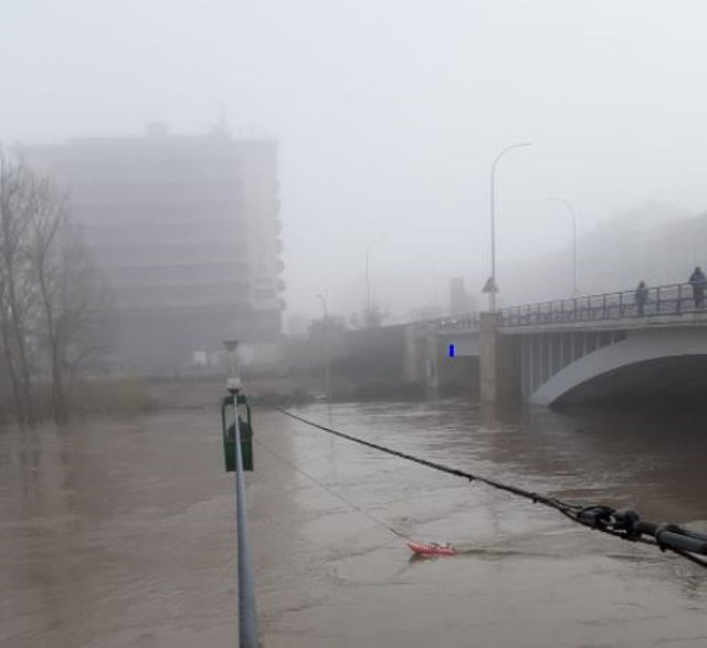 Imagen de la crecida del Ebro en Miranda en las últimas jornadas.