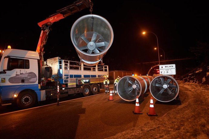 Imagen de los ventiladores en el túnel de Belate.