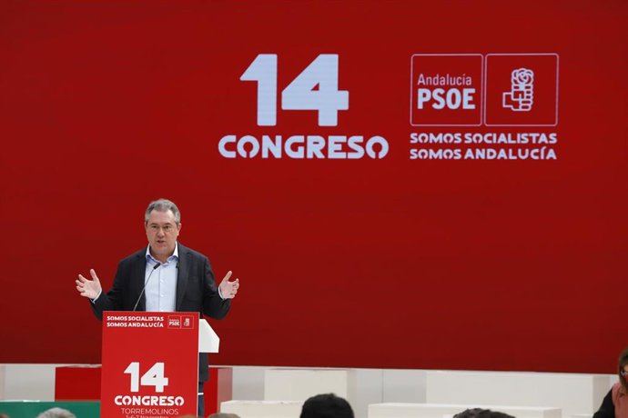 El secretario general del PSOE-A, Juan Espadas, durante su intervención en el segundo día del XIV congreso Regional del PSOE-A a 07 de noviembre 2021 en Torremolinos (Málaga, Andalucía)