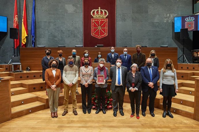 Entrega de la Medalla del Parlamento a la Plataforma Entidades Sociales.
