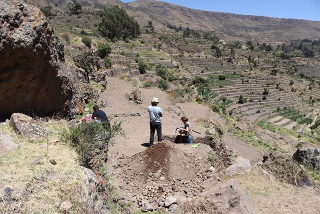 Excavaciones en Perú.