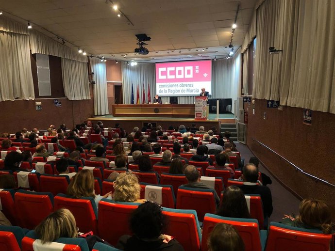 El secretario general de la Confederación Sindical de CCOO, Unai Sordo, en una asamblea en Murcia
