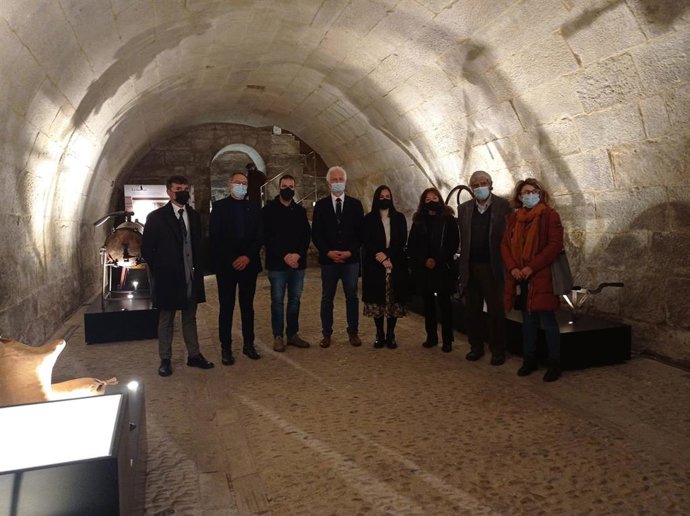 El camino de Santiago y el mundo del vino a su paso por la calle Ruavieja de Logroño se abren camino en una exposición permanente en el Calado de San Gregorio y el Espacio Lagares