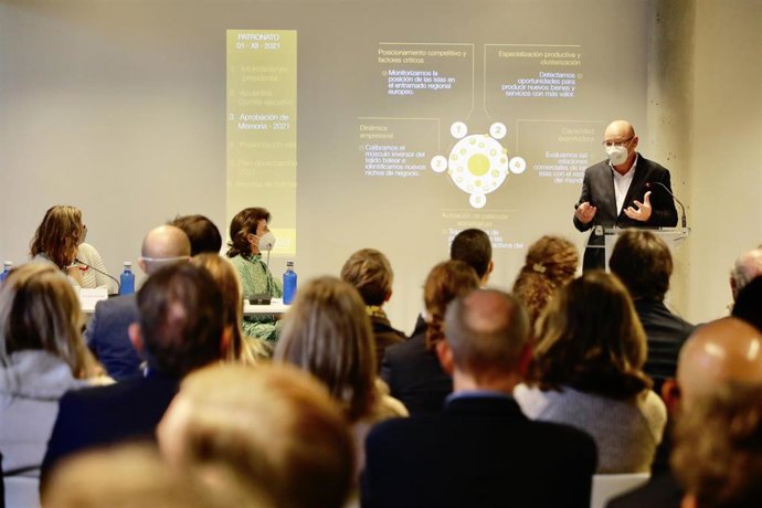 Reunión del patronato de la Fundación Impulsa, con la presidenta del Govern, Francina Armengol, y el director técnico de la Fundación, Antoni Riera.