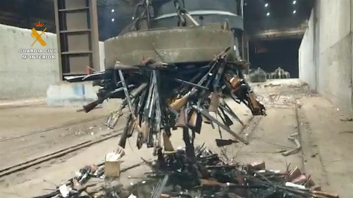 La Guardia Civil procede a la destrucción de más de 4.100 armas en Canarias