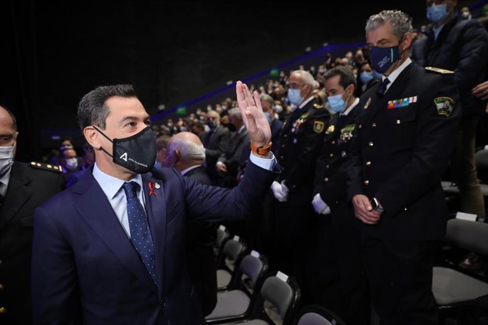 Juanma Moreno, en el acto de reconocimiento a la Unidad de la Policía Adscrita a Andalucía.