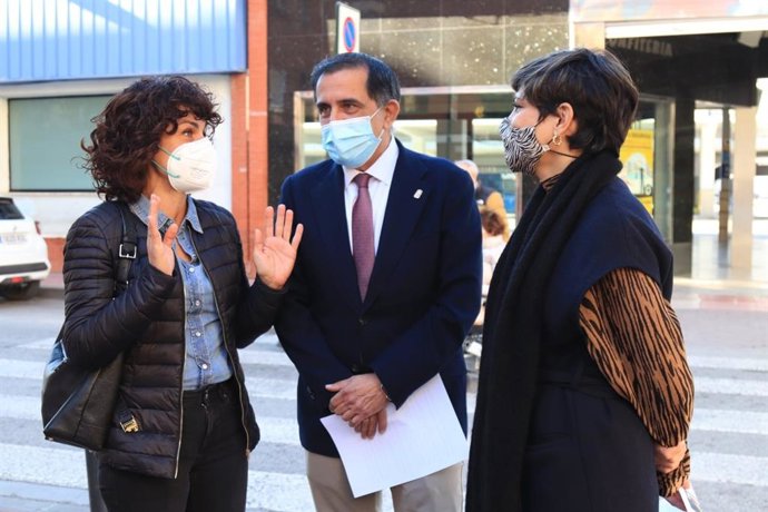 El alcalde de Murcia, Jose Antonio Serrano, y las regidoras de Beniel, María del Carmen Morales, y Santomera, Inmaculada Sánchez