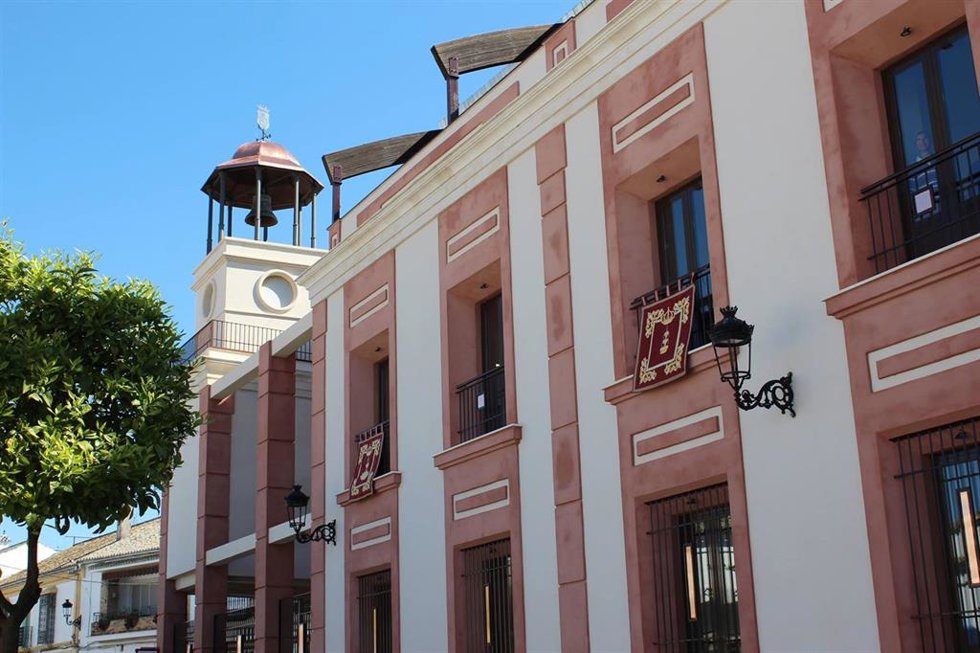 Archivo - Ayuntamiento de Pilas en una imagen de archivo