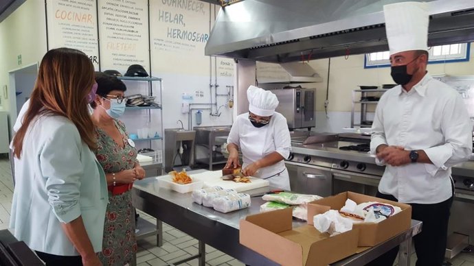 Elaboración de los menús solidarios en un centro de Formación Profesional