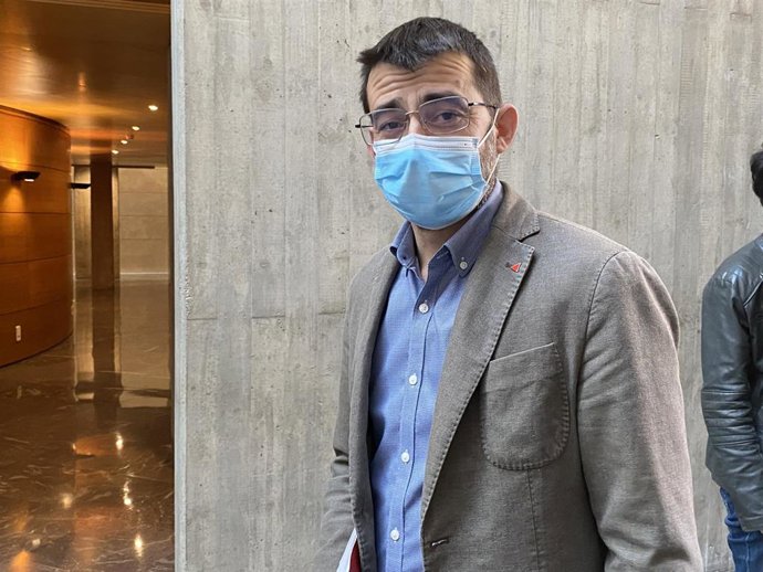 El portavoz de Izquierda Unida (IU) en las Cortes de Aragón, Álvaro Sanz.