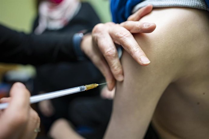 Administración de una vacuna contra la Covid-19