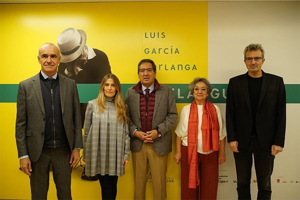 La Fundación Cajasol ha acogido este miércoles la presentación de la exposición 'Berlanguiano. Luis García Berlanga (1921-2021), que podrá verse hasta el 22 de enero.