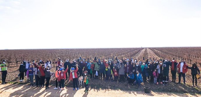La iniciativa del 'plátano solidario' consigue recaudar en La Seca y Rueda un total de 1.835 euros para los afectados por la erupción en La Palma.