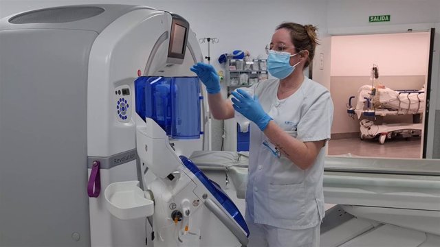 Archivo - El Hospital 12 de Octubre participa en un proyecto de reciclado del contraste yodado que se utiliza en pruebas de imagen radiológicas.