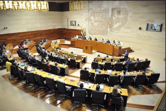 La Asamblea de Extremadura celebra pleno ordinario