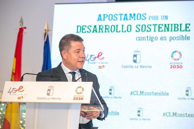 El presidente regional, Emiliano García-Page en la jornada sobre sostenibilidad ambiental 'La contribución de las comunidades autónomas en favor del futuro ecológico en Europa',