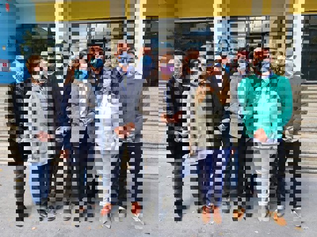 Margarita del Cid junto a otros ediles del Ayuntamiento de Torremolinos tras presentar la moción de censura