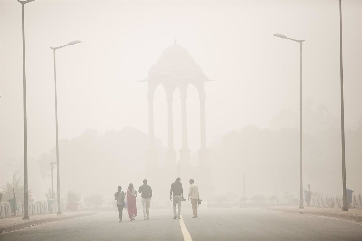 New Delhi closes schools again due to high pollution