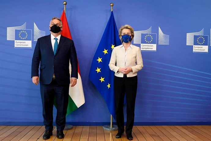 Archivo - Viktor Orban y Ursula von der Leyen