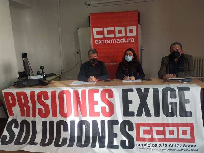 Miembros de CCOO denuncian la situación de la prisión de Cáceres con el 25% de los puestos vacantes