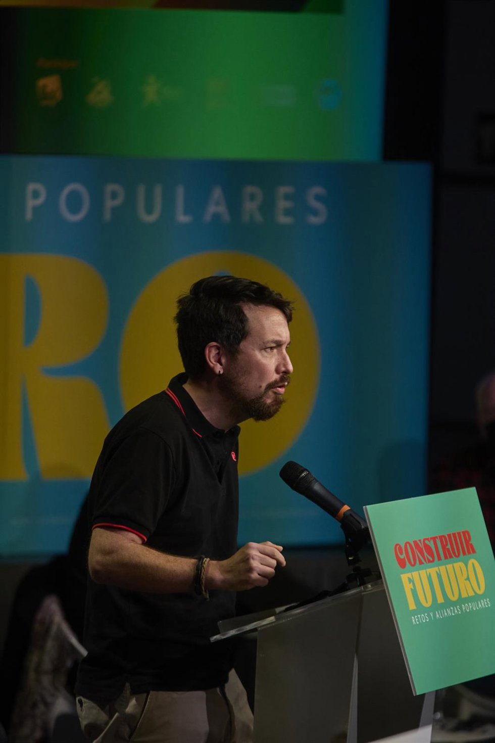El exvicepresidente del Gobierno Pablo Iglesias, en la mesa de debate 'Construir futuro: retos y alianzas populares' en Casa América, a 20 de noviembre de 2021, en Madrid, (España). Se trata de un foro sobre alianzas populares que cuenta con la particip