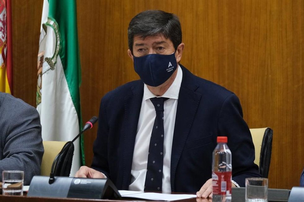 El vicepresidente de la Junta de Andalucía y consejero de Turismo, Regeneración, Justicia y Administración Local, Juan Marín, este jueves durante su comparecencia en el Parlamento