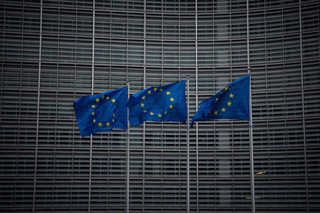 Archivo - Banderas de la UE
