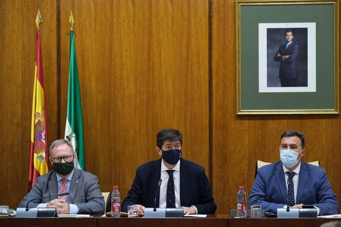 El vicepresidente de la Junta de Andalucía y consejero de Turismo, Regeneración, Justicia y Administración Local, Juan Marín, en comisión parlamentaria.
