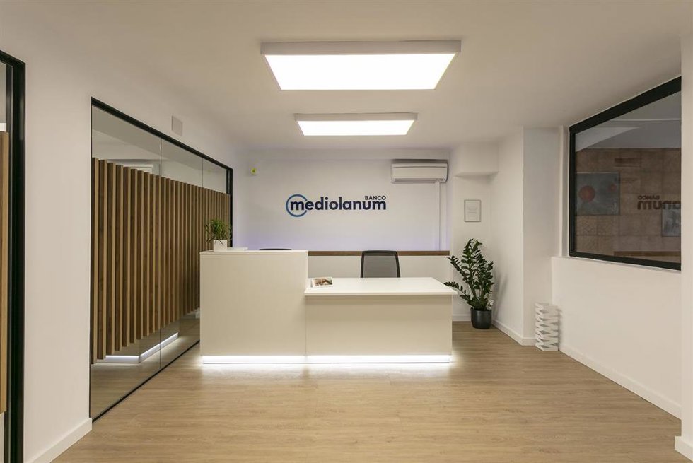 Archivo - Oficinas Banco Mediolanum