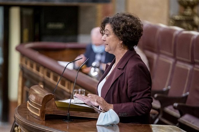 La diputada de ERC, Pilar Vallugera, interviene en una sesión plenaria, en el Congreso de los Diputados, a 2 de diciembre de 2021, en Madrid (España). 