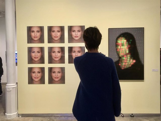 La exposición 'Face Control' en la Fundación Fotocolectania de Barcelona.