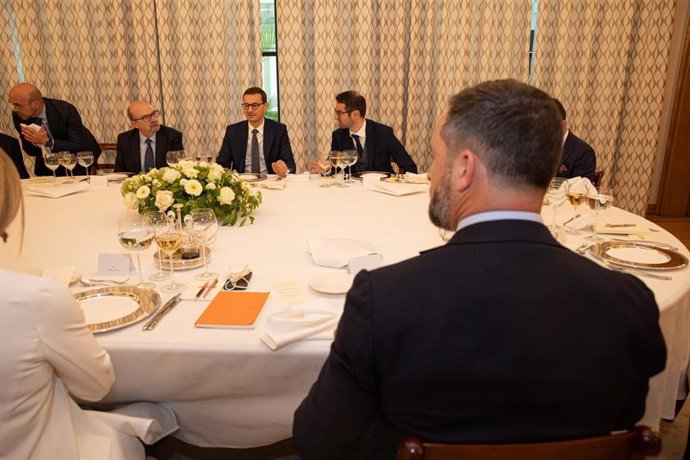 Archivo - Abascal en una reunión con el primer ministro de Polonia el pasado mes de mayo