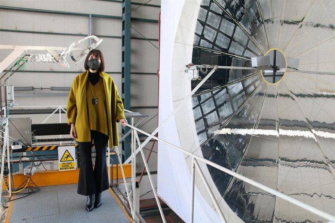 La ministra de Ciencia e Innovación, Diana Morant, recorre la Plataforma Solar de Almería (PSA).