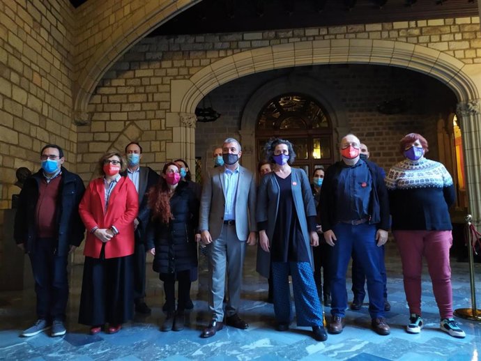 El Ayuntamiento de Barcelona y los sindicatos han alcanzado un acuerdo este jueves sobre el nuevo convenio colectivo del consistorio.