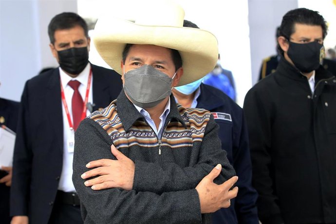 Perú.- El partido presidencial de Perú convoca una asamblea para fijar una posición en la moción de censura a Castillo