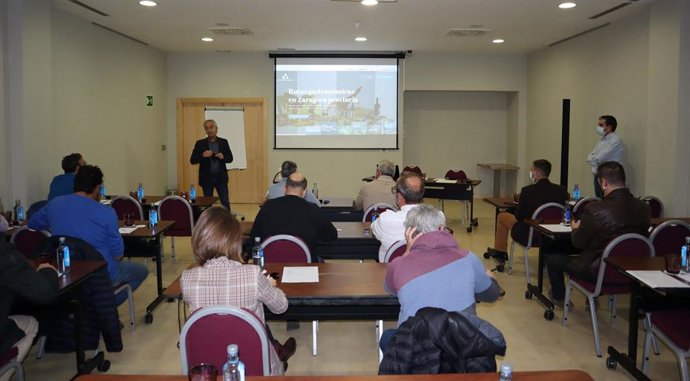 La Diputación de Zaragoza forma a productores agroalimentarios para explotar sus empresas como atractivos turísticos.