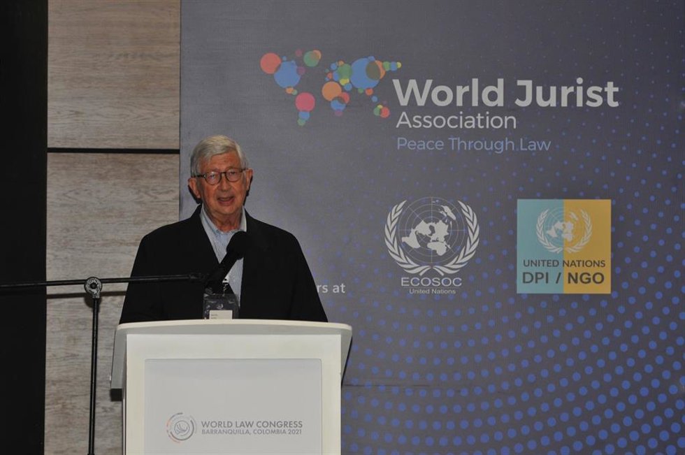 Las universidades están un momento decisivo de cambio", dice Rafael Puyol, presidente de UNIR, en el World Law Congress