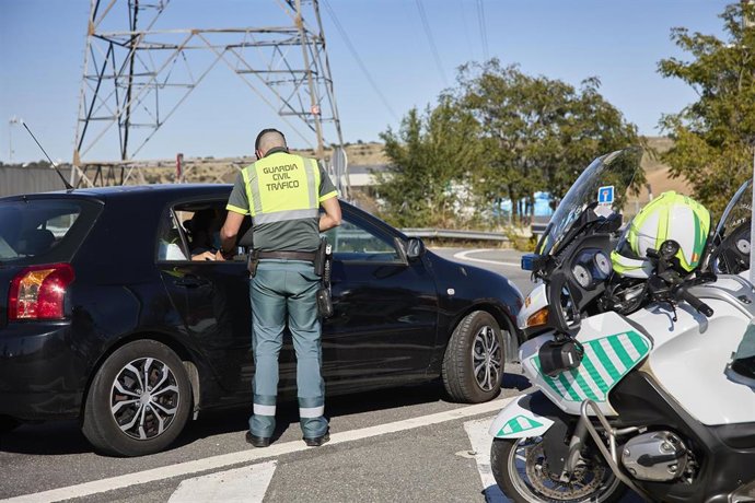 Archivo - Control policial.