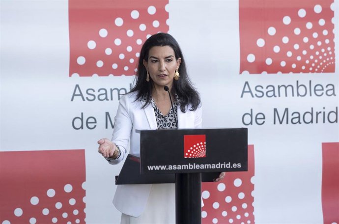 La portavoz de Vox, Rocío Monasterio, comparece ante los medios tras un pleno de la Asamblea de Madrid 