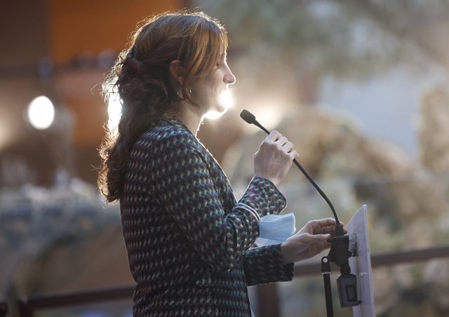 La portavoz de Más Madrid, Mónica García, interviene en los actos conmemorativos del 43º aniversario de la Constitución Española, en la Puerta del Sol, a 3 de diciembre de 2021