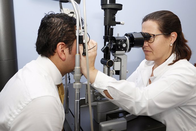 Archivo - Glaucoma, vista, revisión, oculista