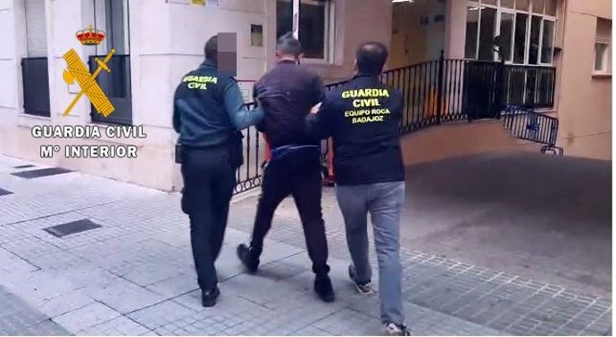 Uno de los miembros del robo es trasladado a dependencias judiciales